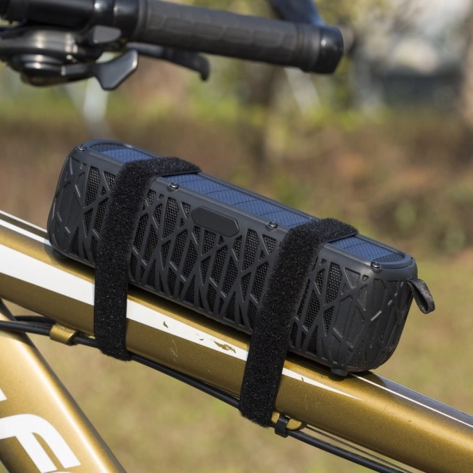 Draagbare Bluetooth-luidspreker met powerbank AERIUM S5000 Solar Outdoor